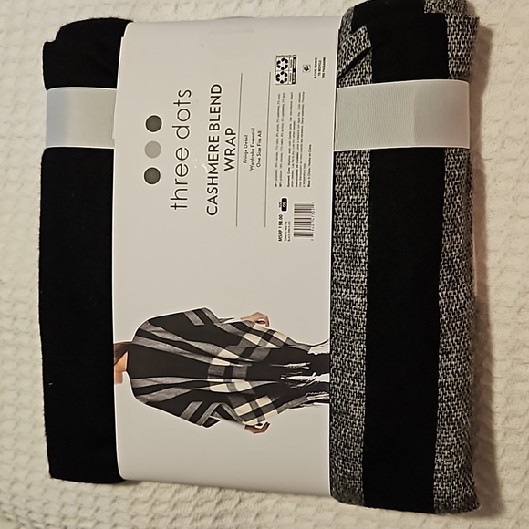 Womens NWT cashmere blend wrap - Picture 2 of 2